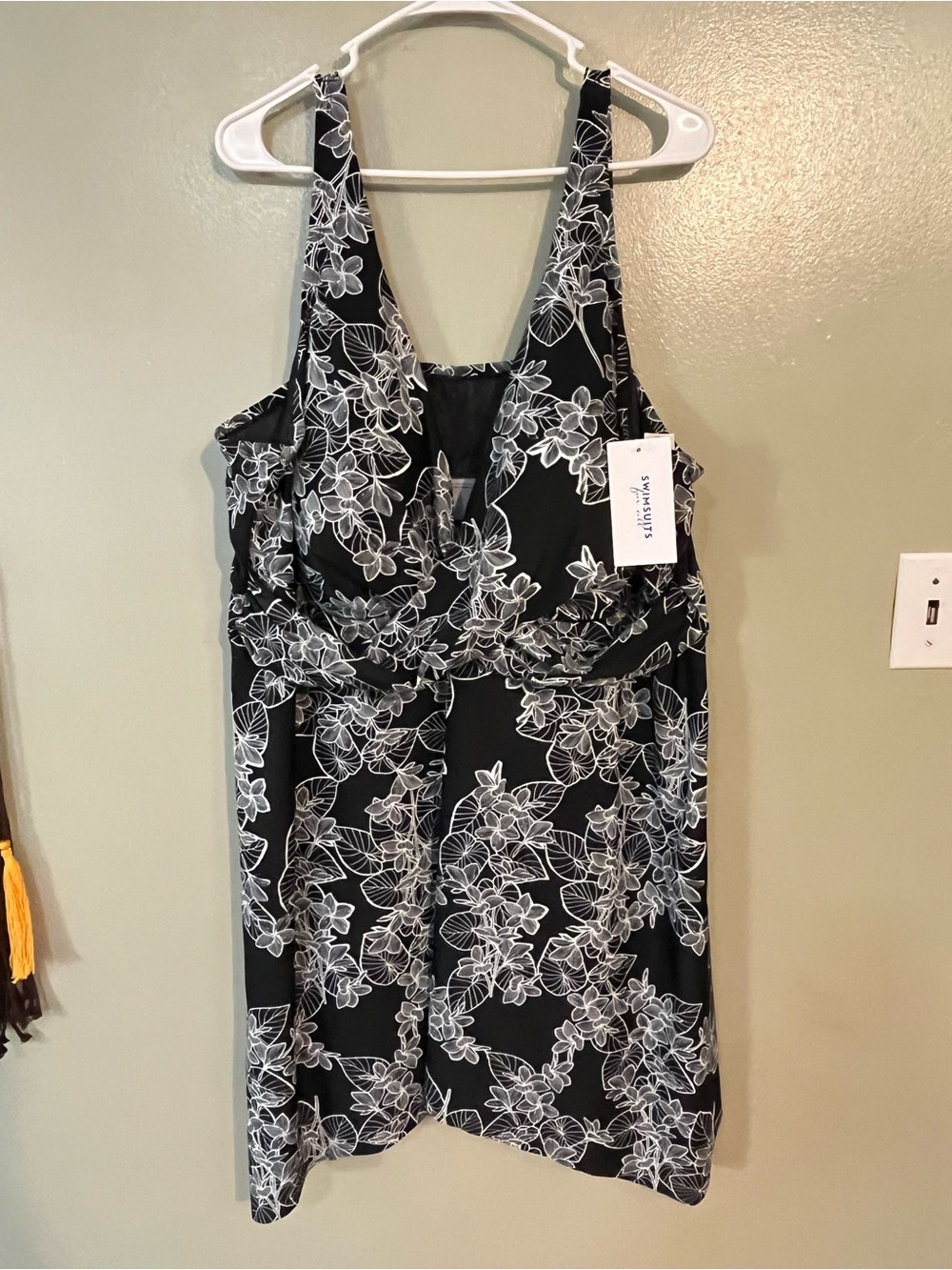 Swimsuits for All Black  Sleeveless Swim Dress Tankini Black white Floral 32 NWT